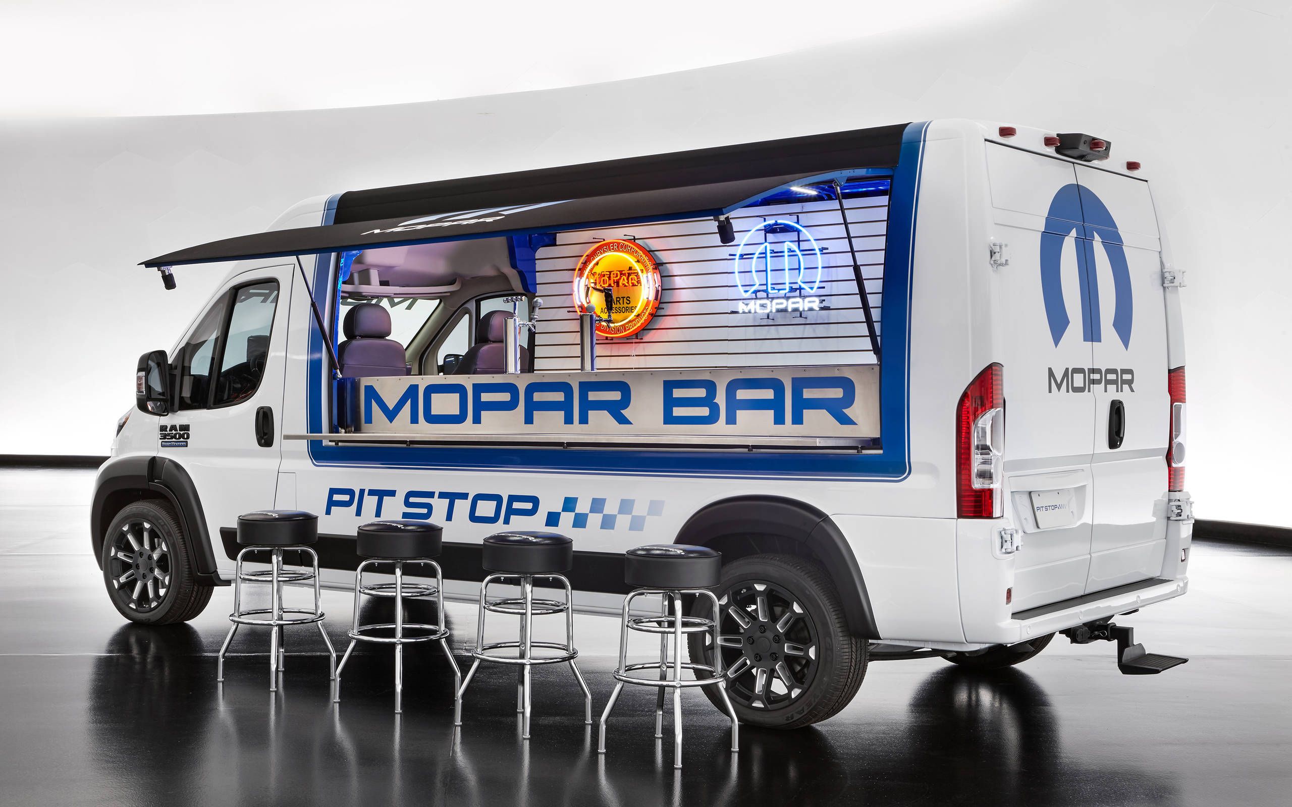 Chrysler Moparizes everything at the SEMA Show