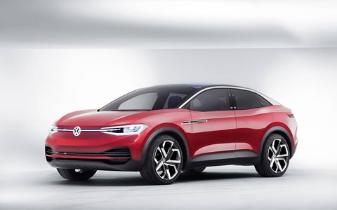 The VW I.D. Crozz, a hatchbackish four-door crossover, makes its U.S. debut at the L.A. auto show. The Crozz rides on the MEB platform, VW's new, adjustable electric car platform.