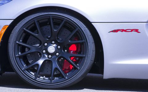 The 2016 Dodge Viper ACR is fitted with Kumho Ecsta V720 high-performance tires designed specifically for the car with a unique tread pattern and compounds for front and rear.