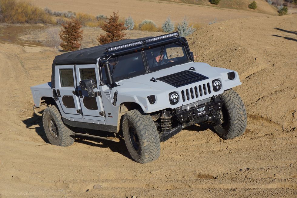 12 Cool Things About the Mil-Spec Hummer H1