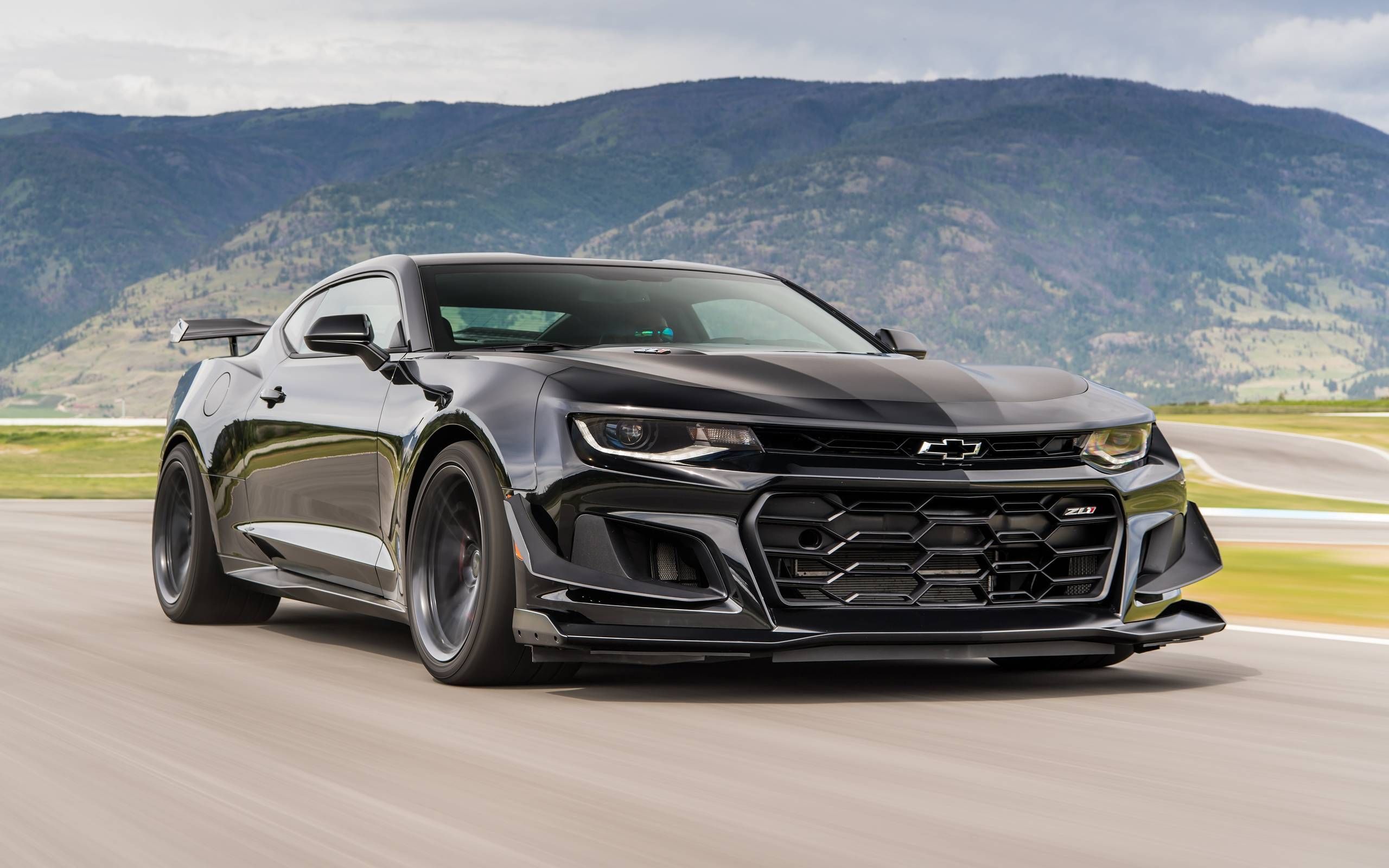 Camaro Zl1 Hp / This Is How Hennessey Builds The 1 000 Hp Exorcist