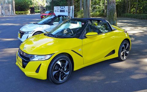 We get a brief taste of the 2015 Honda S660, a tiny, mid-engine kei car in the spirit of the automaker's earliest roadsters.