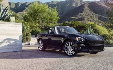 17 Fiat 124 Spider First Drive More Than A Miata With An Italian Accent