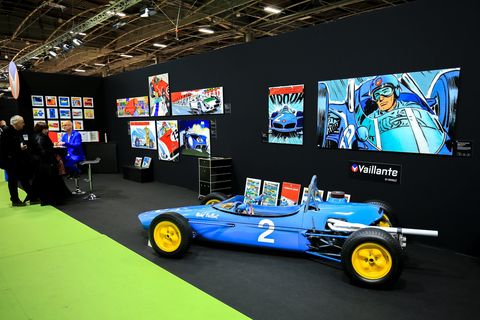 This was one of the many artists at Retromobile.