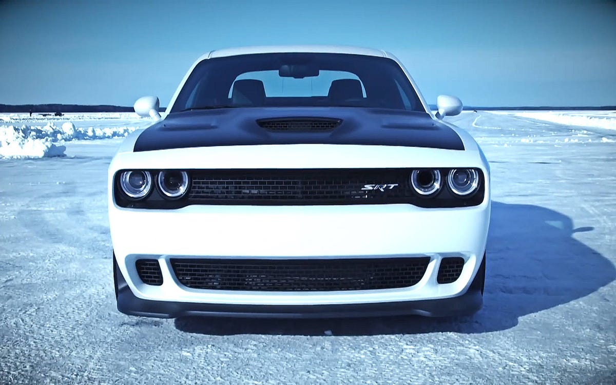 Watch A Dodge Challenger Hellcat Hit 170 Mph On Ice