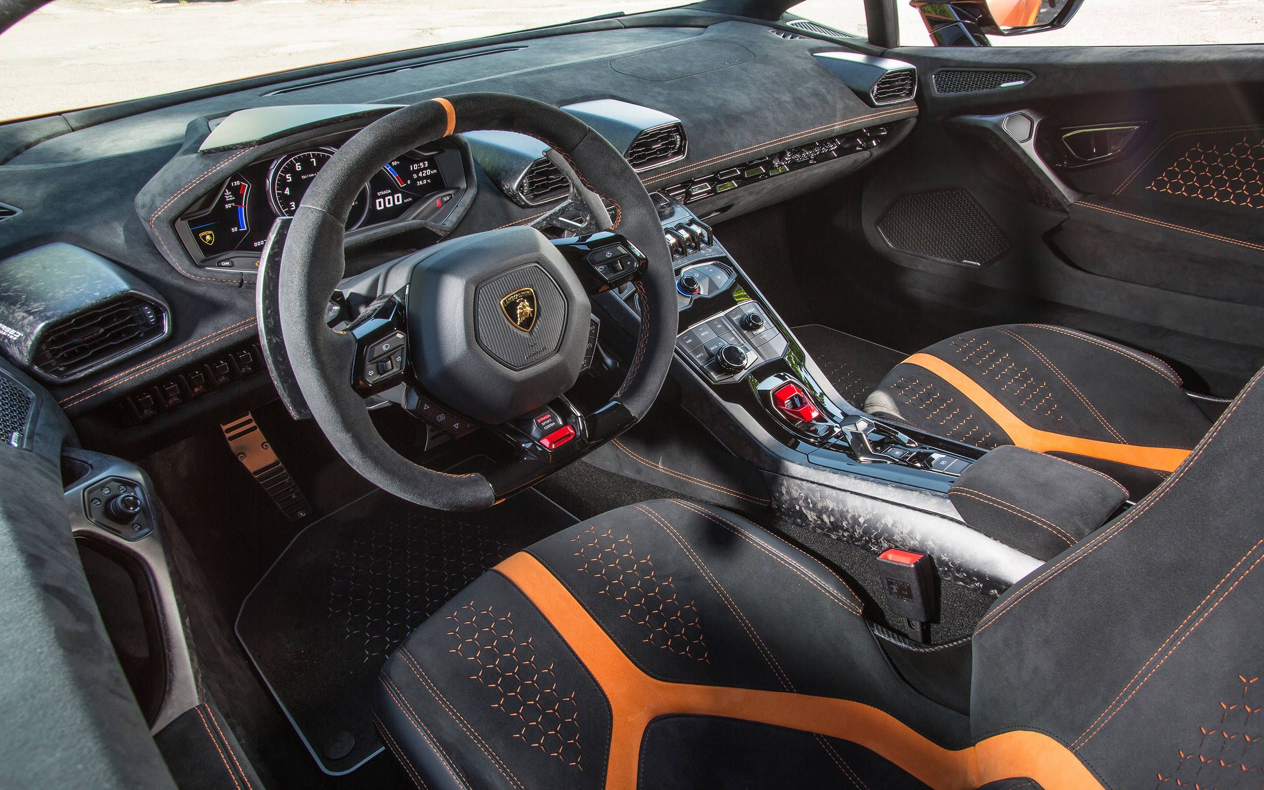 Gallery: Lamborghini Huracan Performante interior