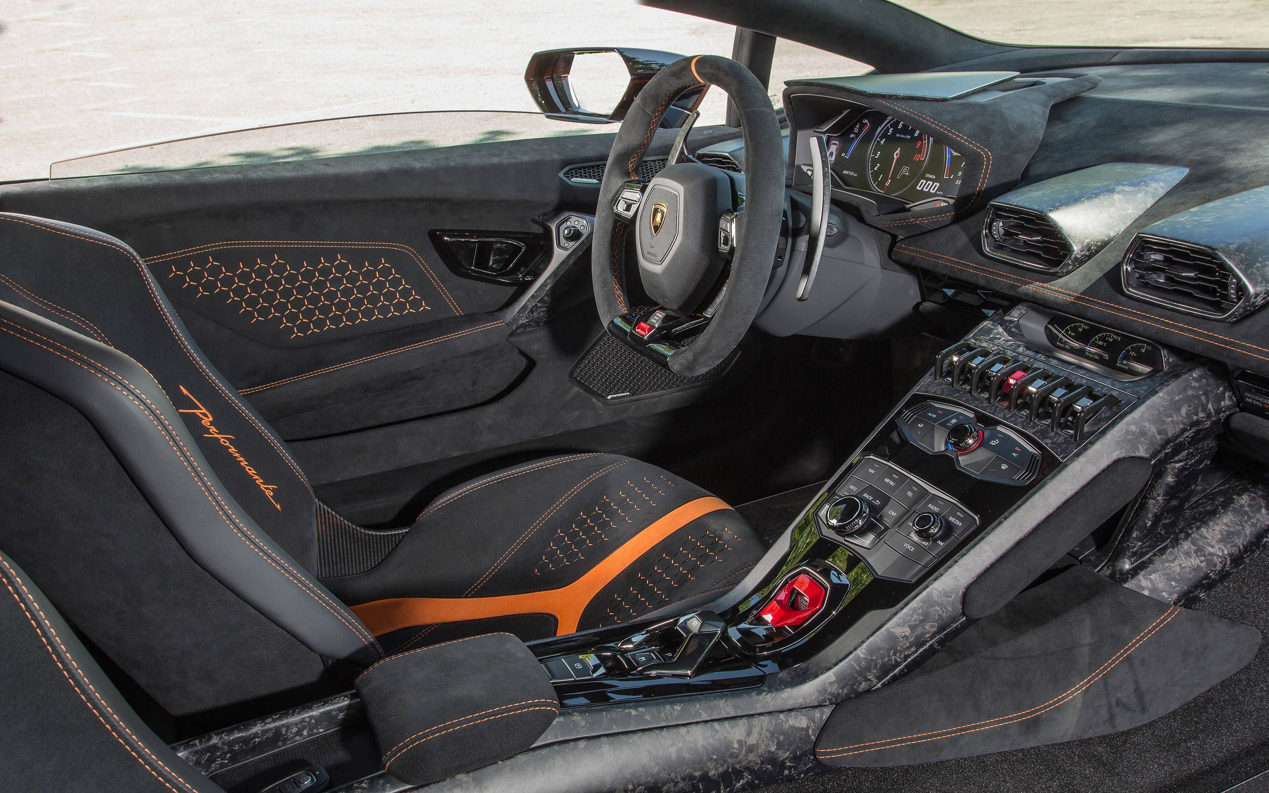 Gallery: Lamborghini Huracan Performante interior