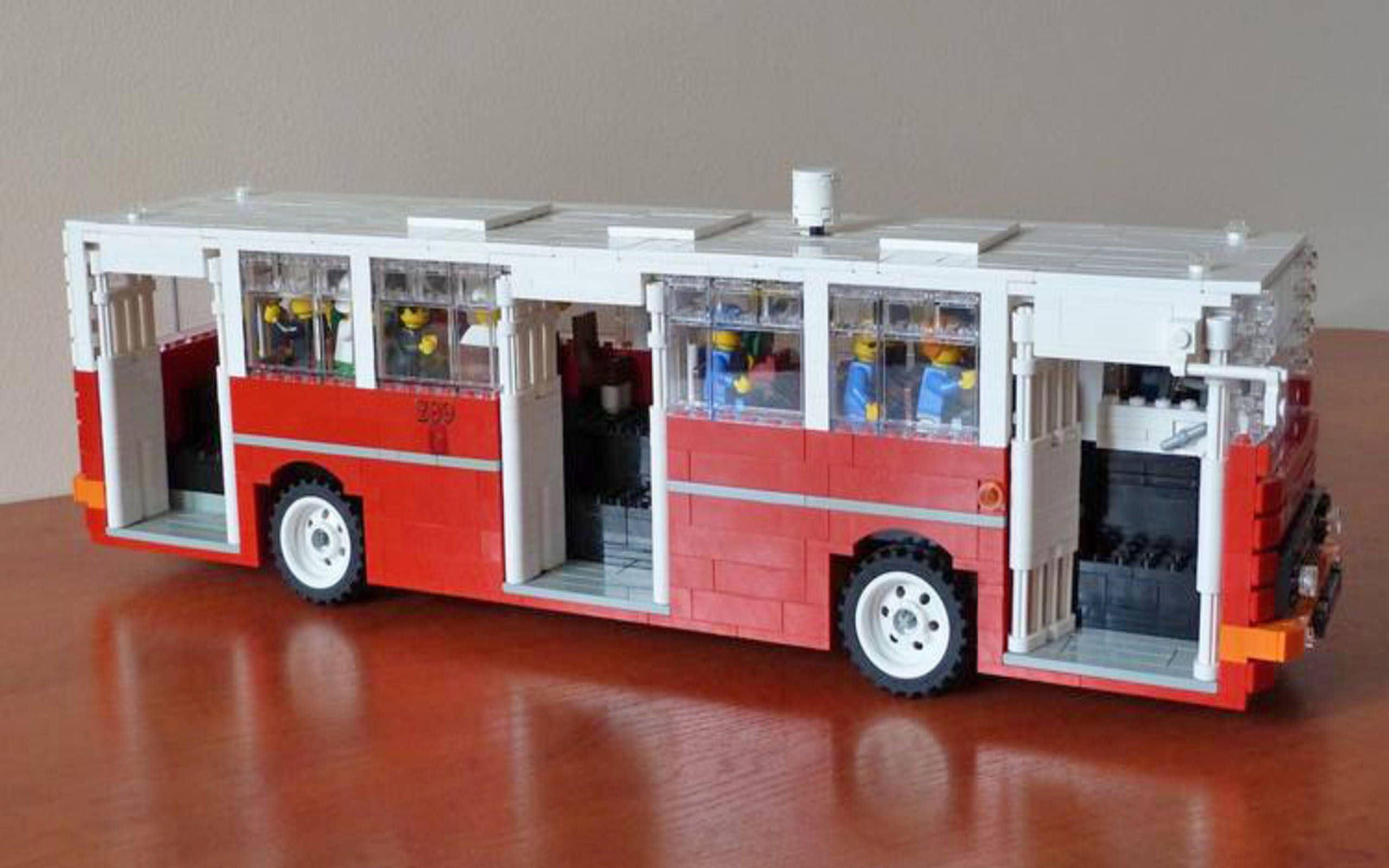 LEGO MOC 1976 Ikarus 260 City bus by SpeedHunCreations