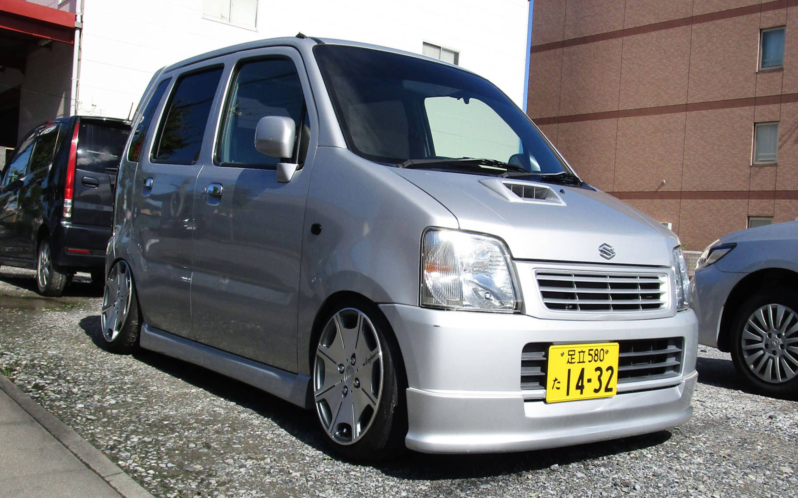 Modified Suzuki Wagon R in Tokyo