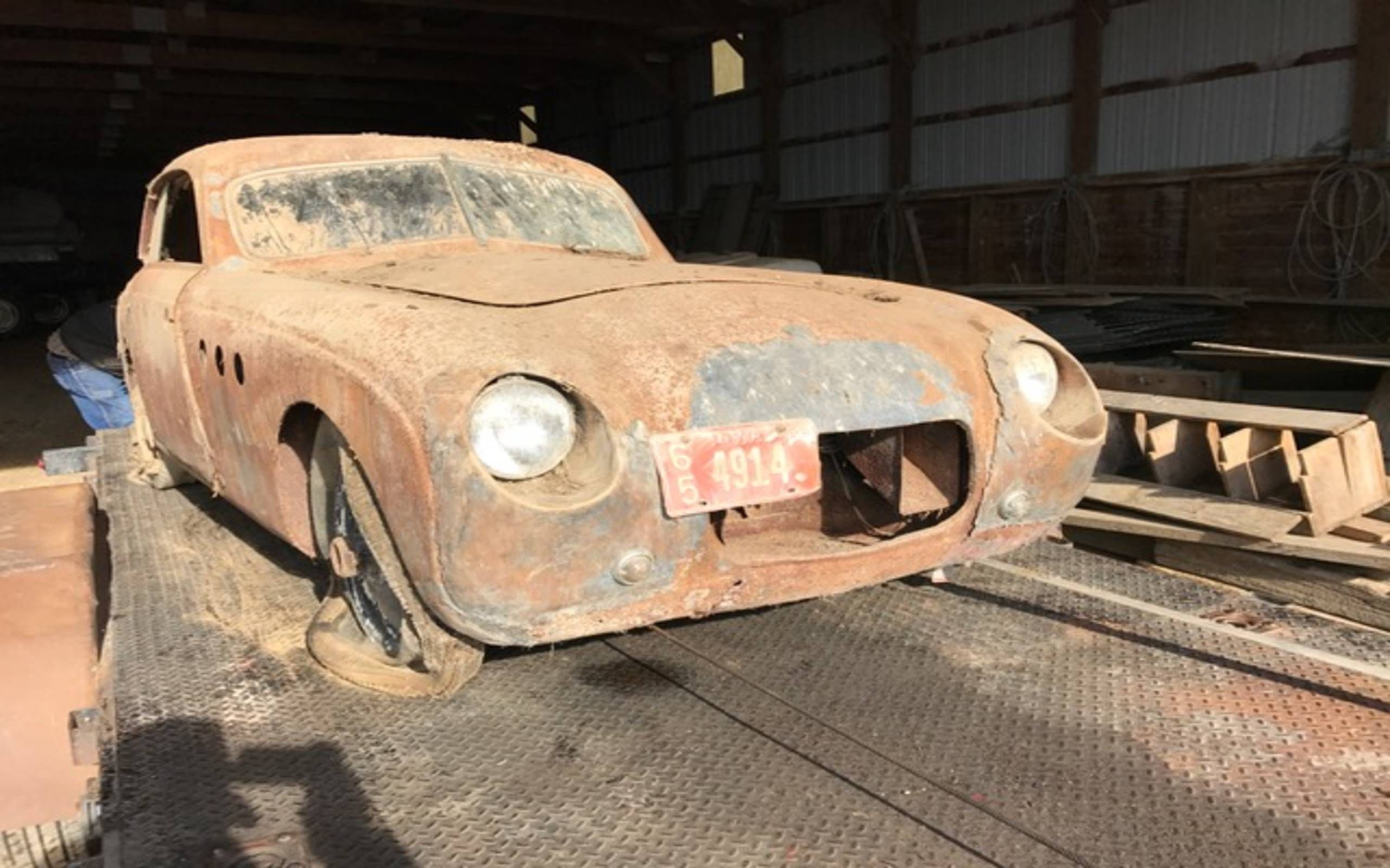 European cars in rural Tennessee! I also found an OLD shed with BMW, Volvo  and Mercedes symbols painted on it. cool car finds! : r/namethatcar