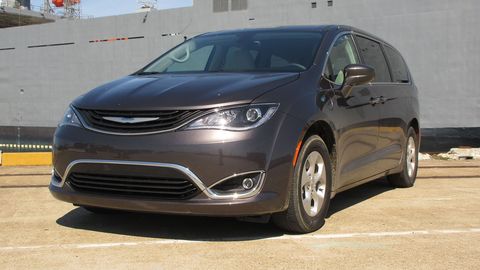 Race Organizer Review 2018 Chrysler Pacifica Hybrid Touring Plus