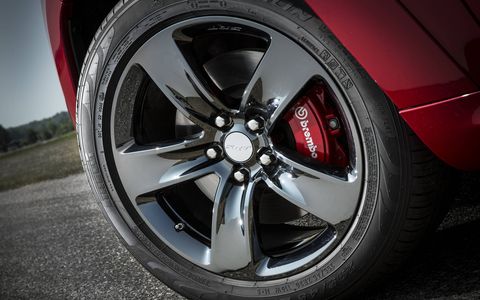 2015 Jeep Grand Cherokee SRT – 20-inch x 10-inch Black Chrome wheels, part of exclusive Red Vapor Package