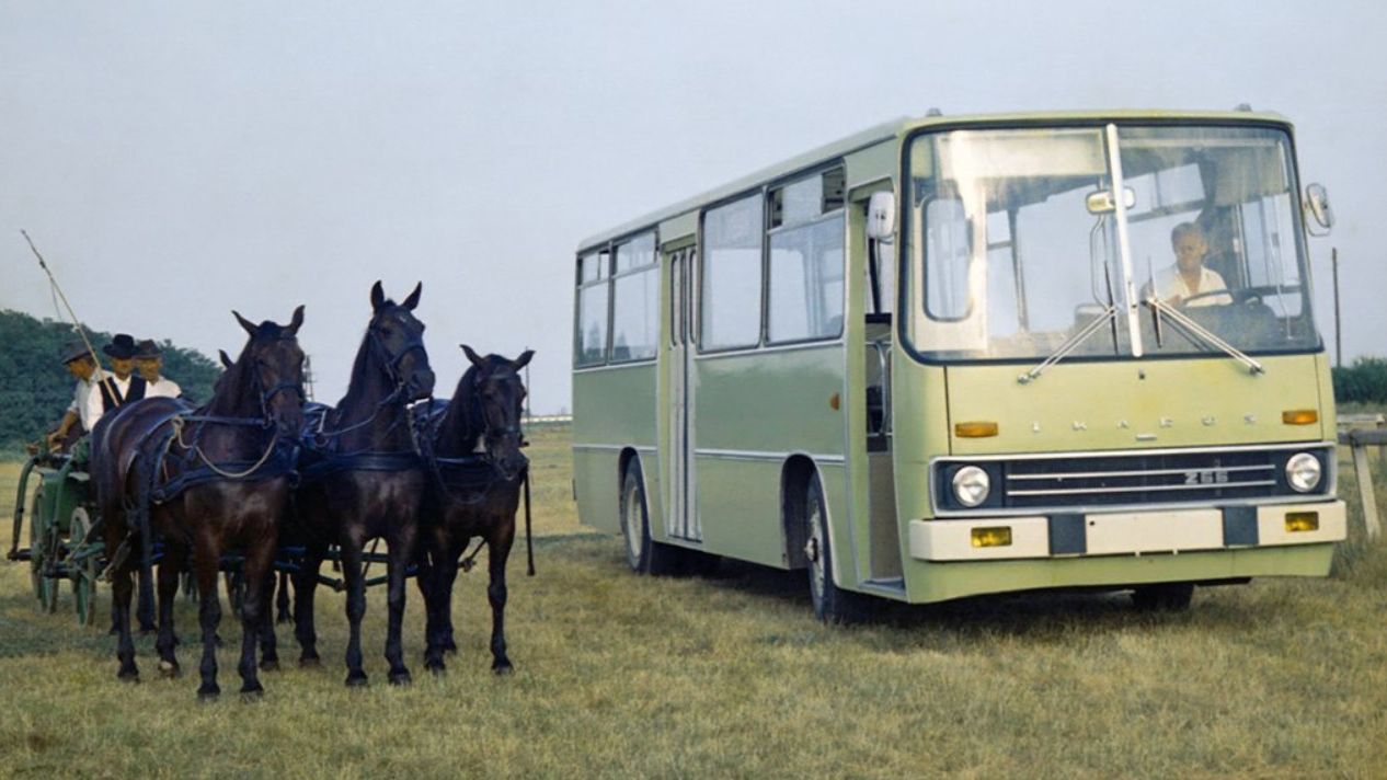 The not-so-sophisticated air conditioning system of Eastern Bloc's Ikarus  buses - Hooniverse