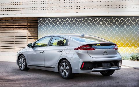 Unlike most hybrids that use CVTs, the 2018 Hyundai Ioniq PHEV specifies a six-speed dual-clutch transmission and offers a sport mode with full manual control.