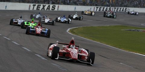Graham Rahal edged James Hinchcliffe at the finish line by 0.008 second in last year's Texas IndyCar race.