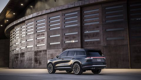 The Lincoln Aviator will offer a twin-turbo powertrain, as well as a plug-in hybrid.