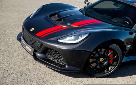 With special finishes and less weight, the Lotus Exige 350 anniversary edition is the last of the three special edition Lotus anniversary cars.