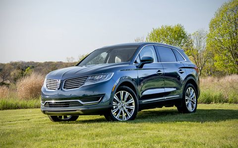 Lincoln's refreshed MKX uses Ford Edge underpinnings, with a 2.7-liter twin-turbo V6 powering this midsize crossover.