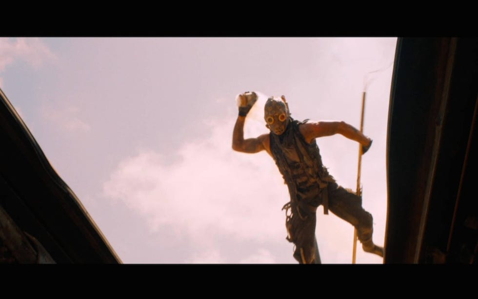 mad-max-fury-road-comic-con-trailer-screenshot-mask-face.jpg