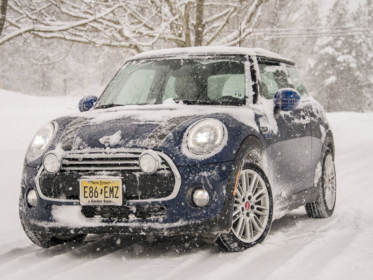 Mini Cooper Hardtop 2-Door snowpocalypse drive review