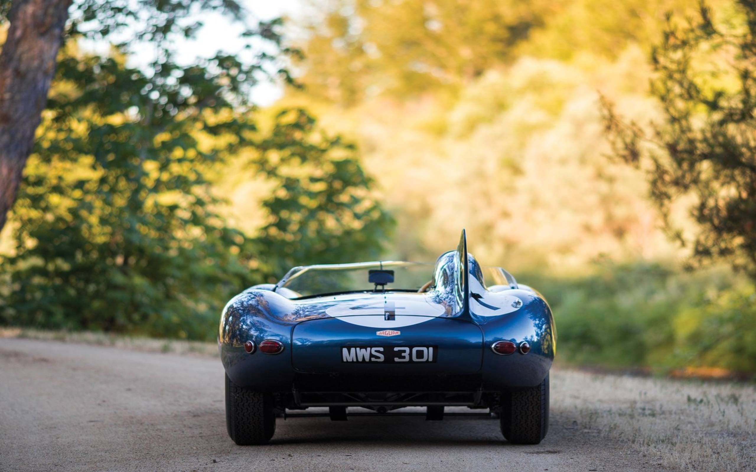 jaguar restarts production of classic D-type race car