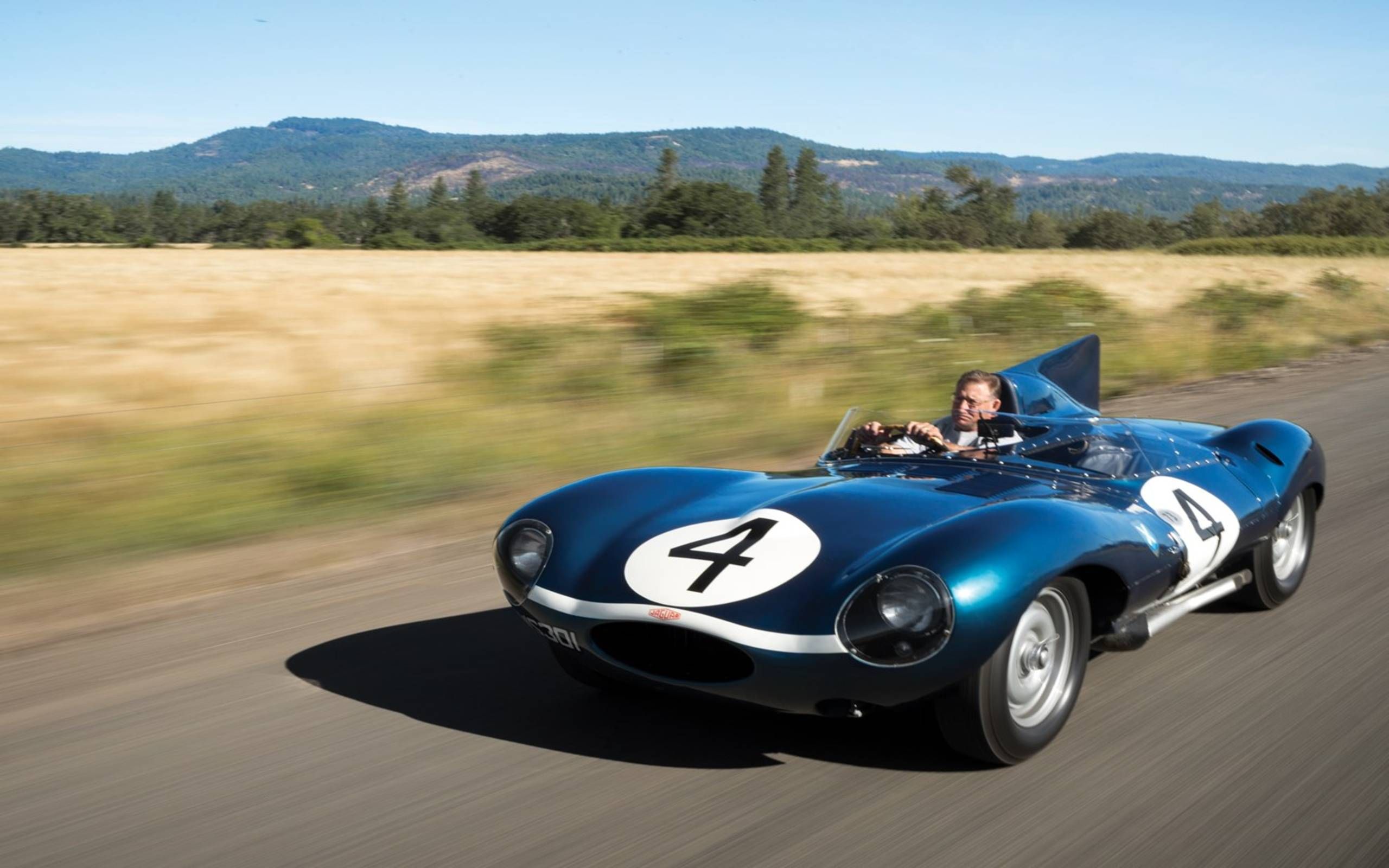 jaguar restarts production of classic D-type race car