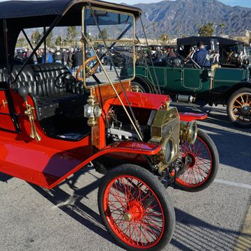 Every year on the Sunday between Christmas and New Year's the Horseless Carriage Club of America's Southern California branch fires up their century-old cars and sets out on the roads of SoCal. Even the name sounds 100 years old - it's called  the Holiday Motoring Excursion. Any car from 1932 back is officially allowed, but fans come in all kinds of cars to watch. Here are our 200 favorites.