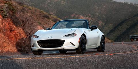 Mazda has unveiled the 2016 MX-5 Miata Club trim at the New York auto show. Club sits between the base Sport and range-topping Grand Touring trims.