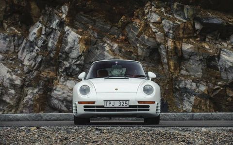 This 1988 Porsche 959 Komfort has just a little over 27,000 kilometers on the clock.