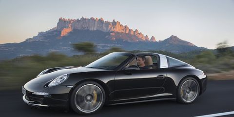 Porsche expanded the 911 line with the 911 Targa 4S. The 911 Targa 4S combines the classic Targa concept with state-of-the-art roof technology.