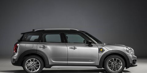 The 2018 Mini Cooper S E Countryman All4 has a 1.5-liter turbocharged I3 and electric motor combine to produce a total output of 221 hp.
