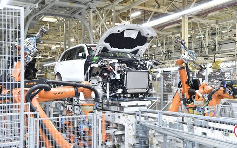The next addition to the BMW crossover portfolio is testing out the assembly process.