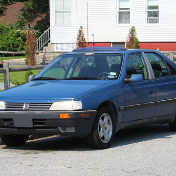 The 405 arrived in 1989 and left in 1991, with sedans skipping the 1990 model year entirely.