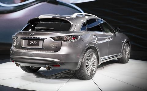 The 2017 Infiniti QX70 has a 3.7 liter V6 making 325 hp and 267 lb-ft of torque.