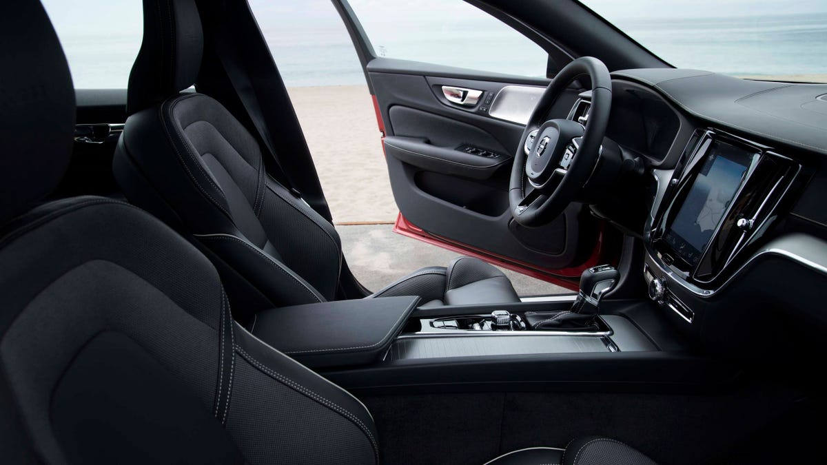 Gallery: 2019 Volvo S60 interior