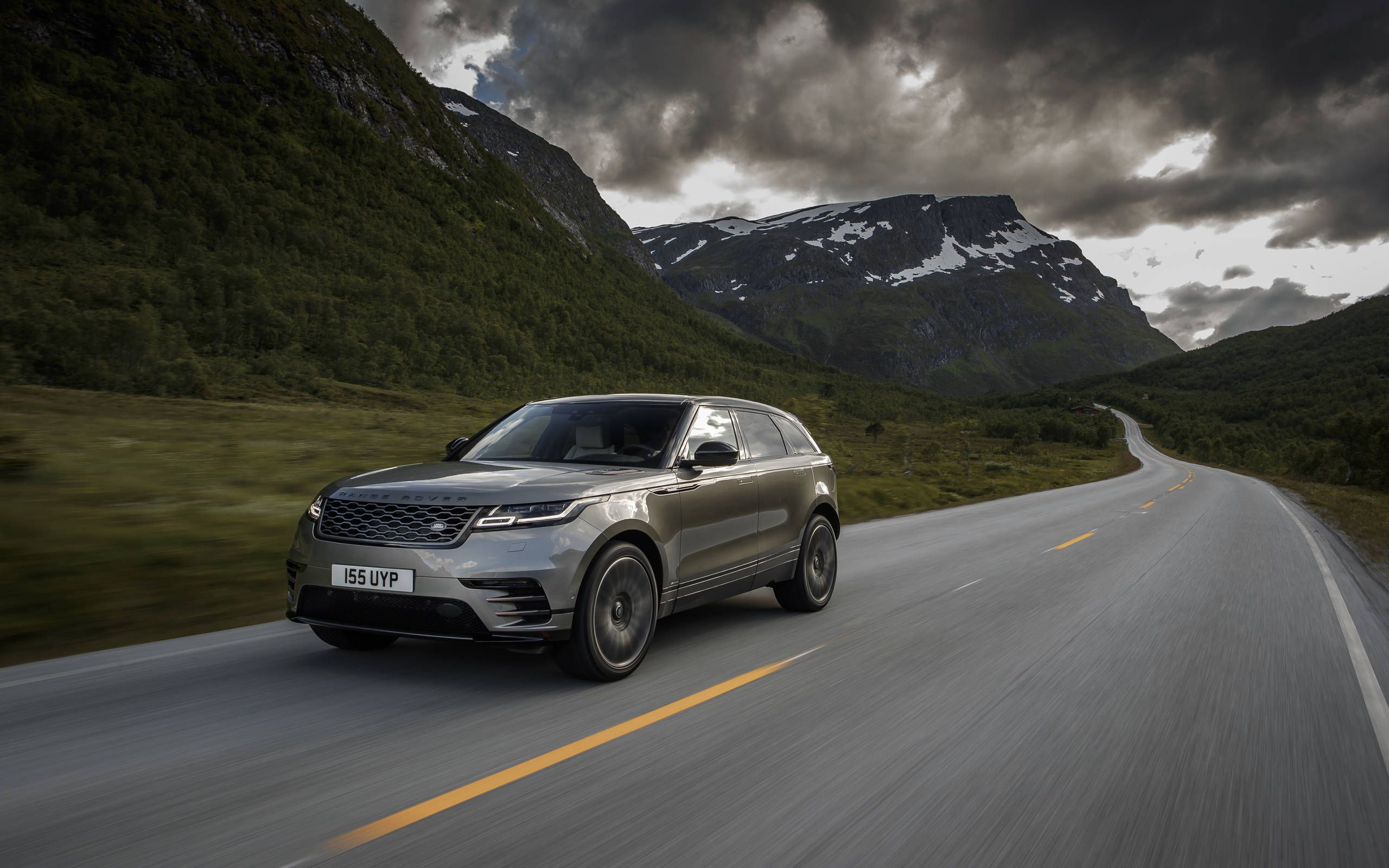 Welcome to Land Rover Naperville | Naperville Illinois