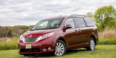 The Sienna pairs a 3.5-liter V6 engine with an eight-speed automatic transmission.