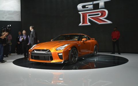The 2017 Nissan GT-R gets more power, more comfort and a new color.