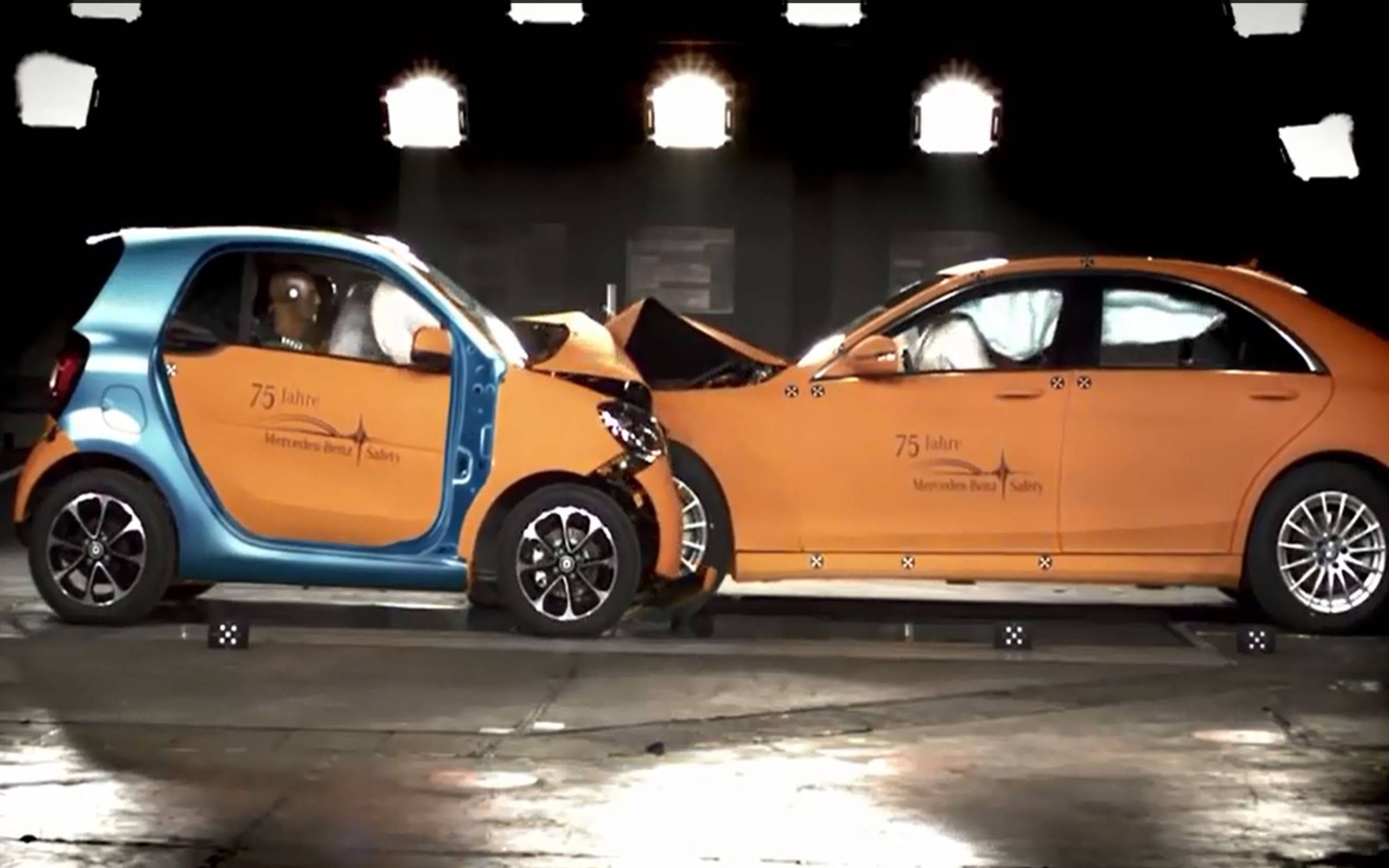 Smart fortwo goes up against the S-class in a crash test