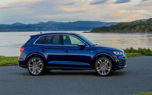 Автомобиле 2018. Audi sq5 2018. Ауди sq5 и q5. Audi sq5 2022. Audi q5 2018 синий.