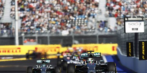 Bernie Ecclestone says that Formula One is considering a return to Las Vegas.