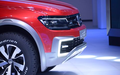 The Volkswagen Tiguan GTE Active Concept debuted in Detroit, previewing the next-gen SUV that will eventually come to the U.S. in long-wheelbase form.