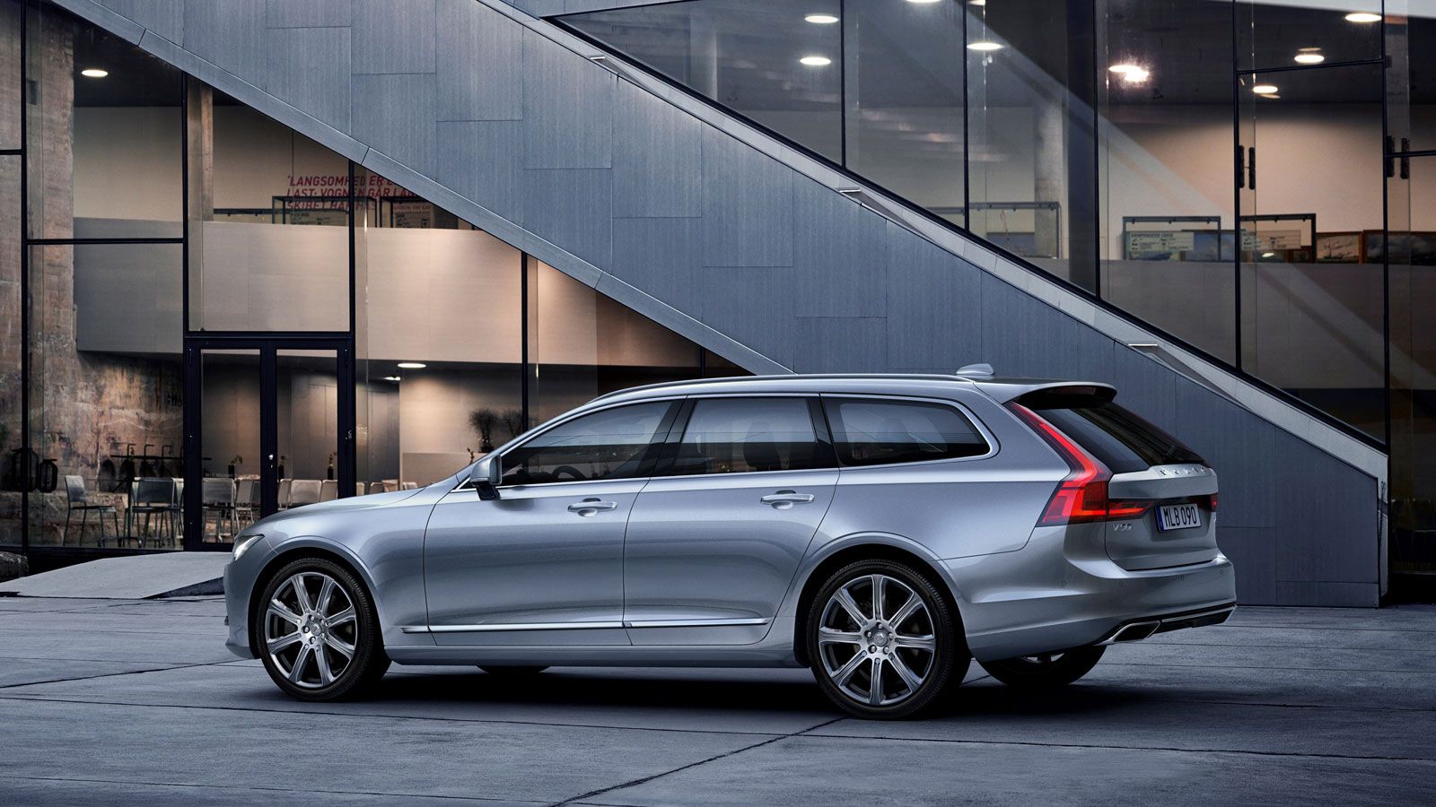 Gallery: 2019 Volvo V90 Review