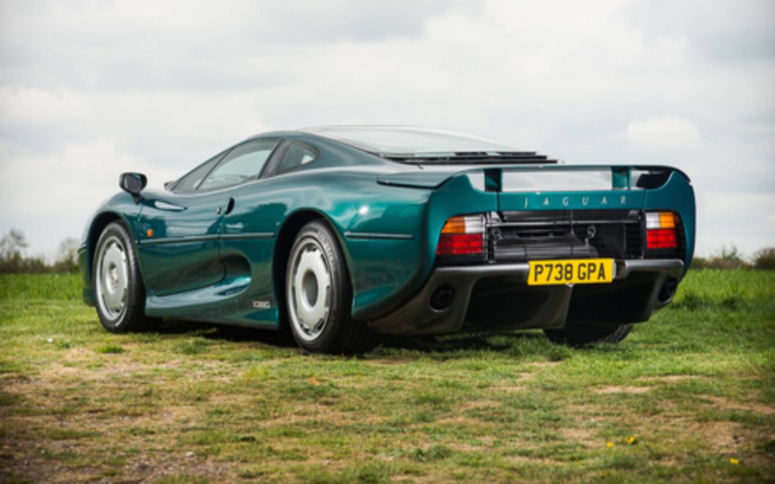 Buy this low-mile Jaguar XJ220! What could go wrong?