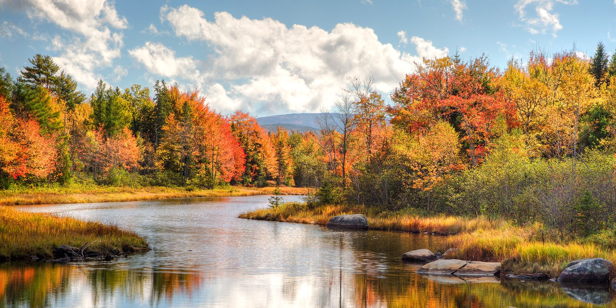 18 Best Fall Foliage Getaways in New England - Places to See Fall Foliage