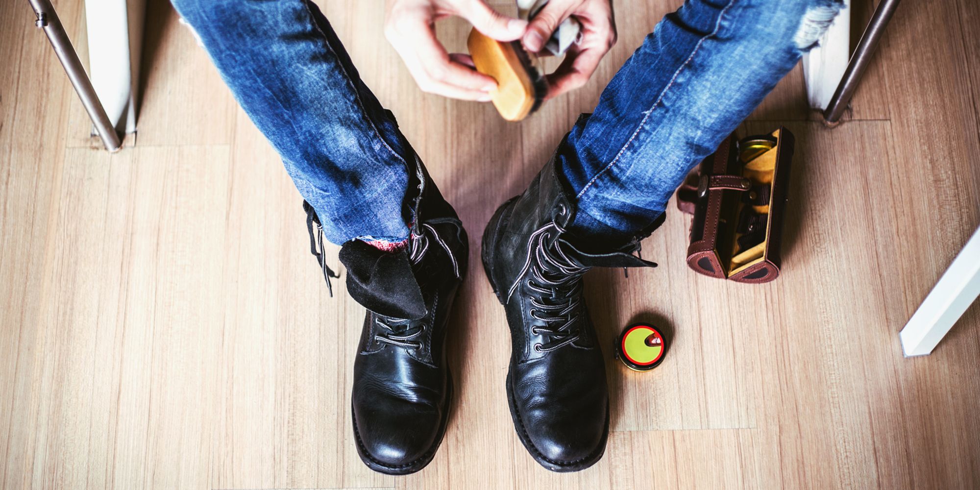 4 Best Shoe Polishes for Shining Up Your Leather - How to Use Shoe Polish  the Right Way