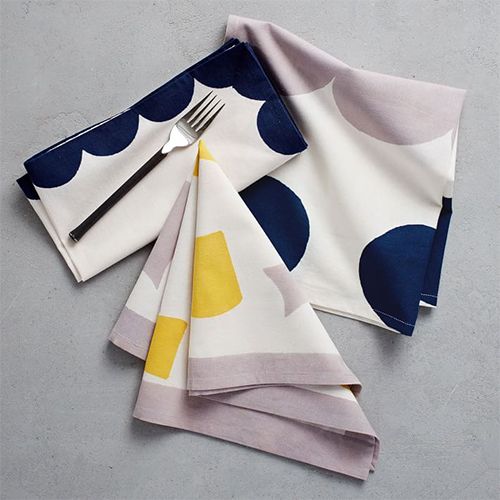 https://hips.hearstapps.com/bestproducts/assets/18/05/westelm-hand-blocked-geo-napkins-set-of-4.jpg