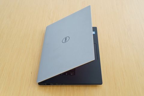 Dell XPS 15 clamshell