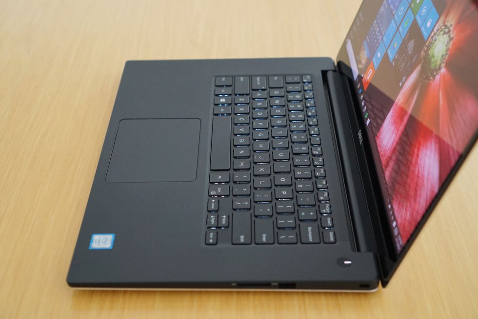 Dell XPS 15 right