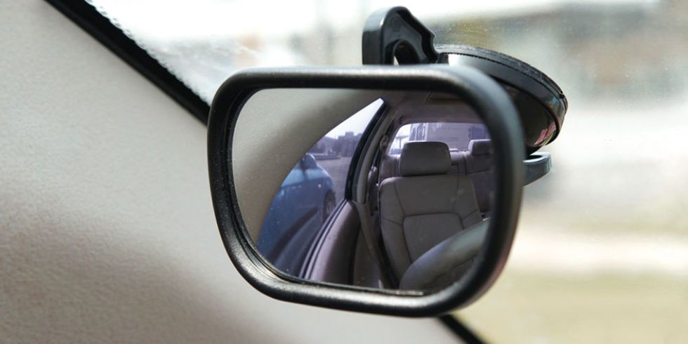 How to set rear‐view mirrors to eliminate blind spots